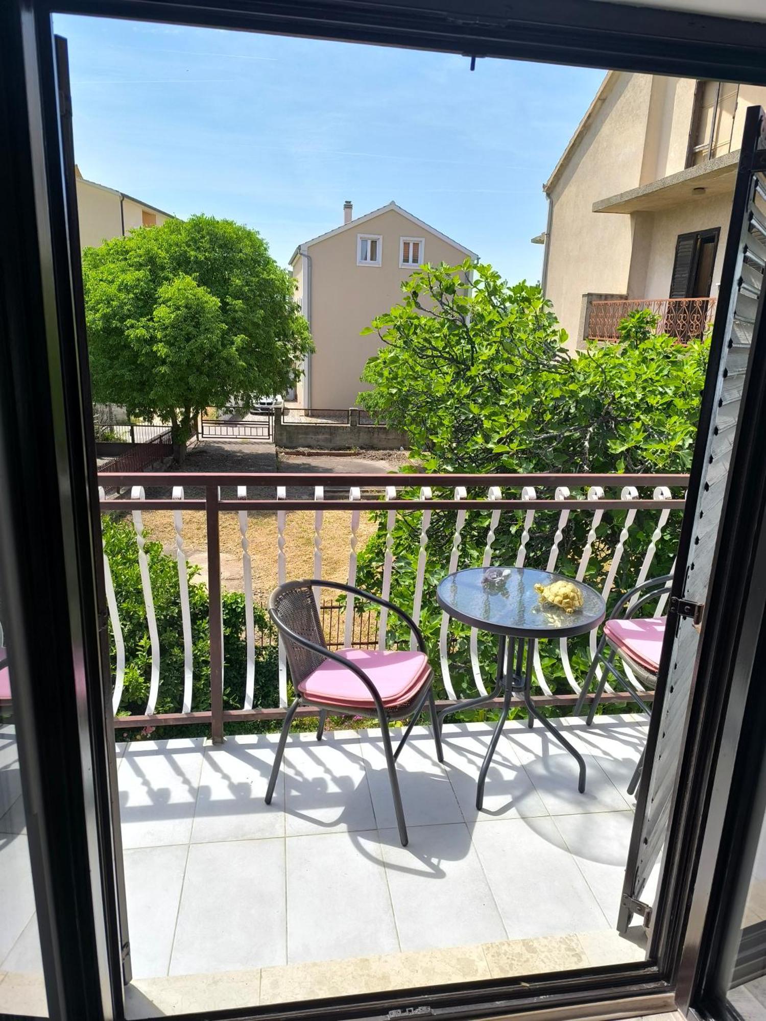 Apartmani Jadranka Vodice Rum bild
