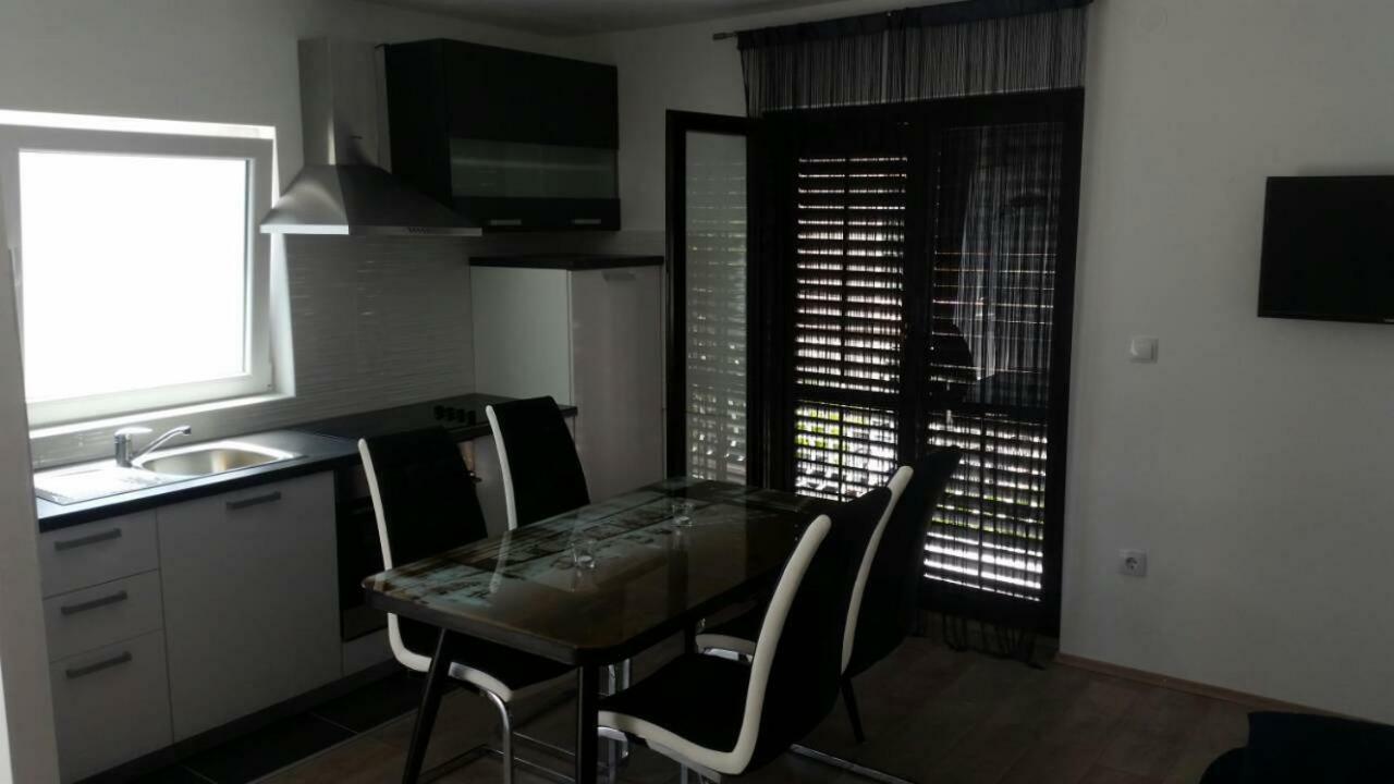 Apartmani Jadranka Vodice Rum bild
